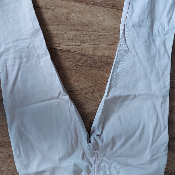 Pale pink denim capri - Picture 2 of 4